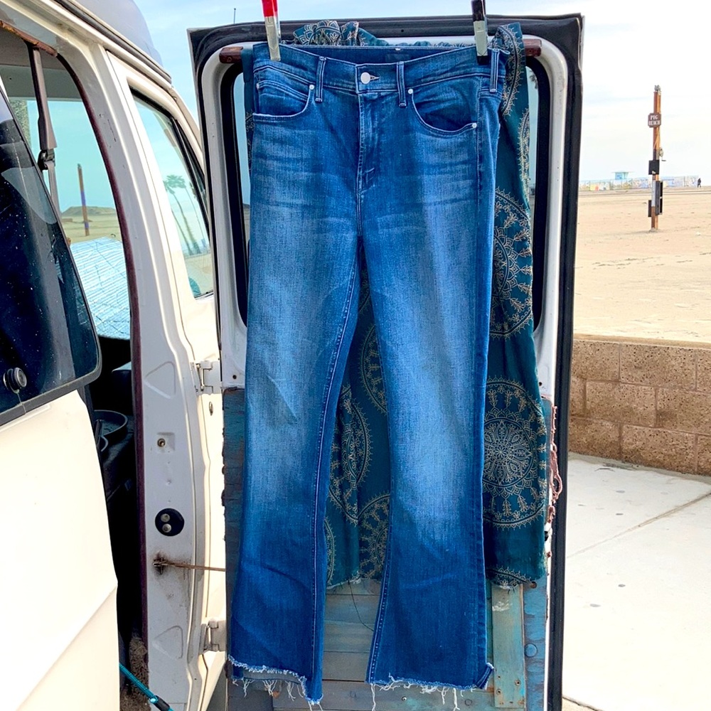 Mother Jeans the runway step fray size 29